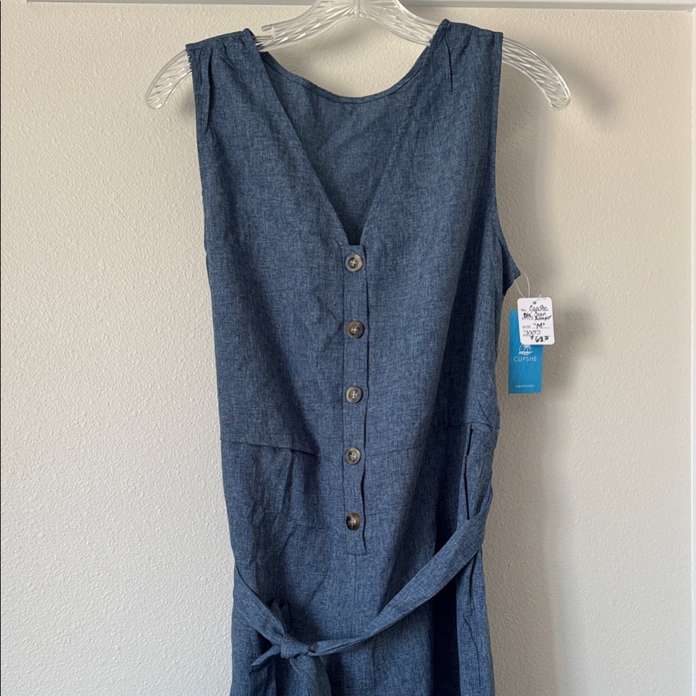Cupshe Blue Button-Front Jumpsuit light weight denim size large. NWT